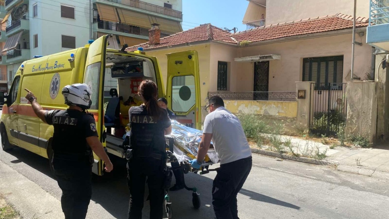 “e-pashe-babain-duke-e-vrare-nenen-me-thike”-detaje-nga-krimi-ne-familjen-shqipare-ne-greqi,-zbardhet-deshmia-e-njerit-prej-femijeve!-autori-ende-ne-arrati “e-pashe-babain-duke-e-vrare-nenen-me-thike”-detaje-nga-krimi-ne-familjen-shqipare-ne-greqi,-zbardhet-deshmia-e-njerit-prej-femijeve!-autori-ende-ne-arrati