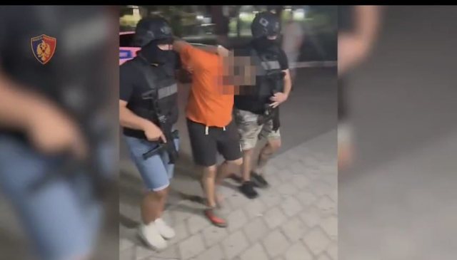 kapen-ne-fier-3-te-rinj-te-shpallur-ne-kerkim-nderkombetar-per-trafik-droge,-pritet-ekstradimi-ne-itali kapen-ne-fier-3-te-rinj-te-shpallur-ne-kerkim-nderkombetar-per-trafik-droge,-pritet-ekstradimi-ne-itali