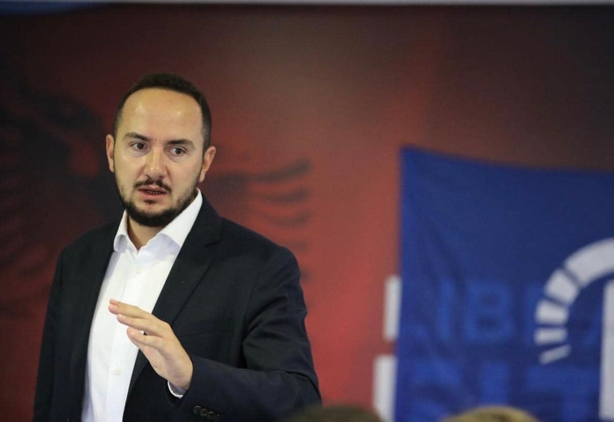 perplasja-e-rames-me-gjyqtaret,-salianji:-i-trajton-institucionet-e-drejtesise-si-lecka!-pse-nuk-reagojne-partneret-nderkombetare? perplasja-e-rames-me-gjyqtaret,-salianji:-i-trajton-institucionet-e-drejtesise-si-lecka!-pse-nuk-reagojne-partneret-nderkombetare?