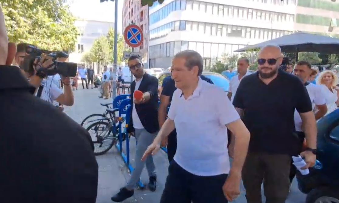 “erion-veliajn-e-kane-keqtrajtuar,-ajo-qe-i-bene-eshte-e-papranueshme”-berisha-tregon-prapaskenat:-ne-viziten-qe-beri-ulsi-manja-shoqerohej-nga… “erion-veliajn-e-kane-keqtrajtuar,-ajo-qe-i-bene-eshte-e-papranueshme”-berisha-tregon-prapaskenat:-ne-viziten-qe-beri-ulsi-manja-shoqerohej-nga…