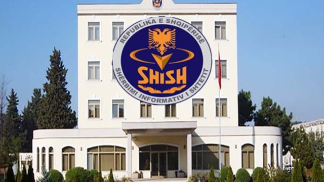 “per-bixhoz-e-droge,-shqiptaret…”/-si-lojerat-e-fatit-te-te-birit-‘fundosen’-ish-drejtorin-e-shish.-bisedat:-punon-plaku-ne-shik “per-bixhoz-e-droge,-shqiptaret…”/-si-lojerat-e-fatit-te-te-birit-‘fundosen’-ish-drejtorin-e-shish.-bisedat:-punon-plaku-ne-shik