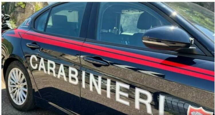 arrestohet-shqiptari-ne-itali/-kercenoi-se-do-te-hidhte-ne-ere-nje-ndertese-me-bombola-gazi,-dyshohet-se… arrestohet-shqiptari-ne-itali/-kercenoi-se-do-te-hidhte-ne-ere-nje-ndertese-me-bombola-gazi,-dyshohet-se…
