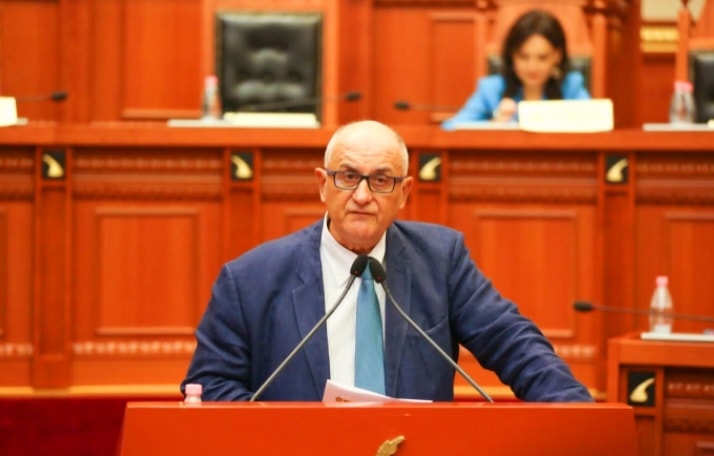 “trecereku-i-tiranes-pa-uje!”-deputeti-i-opozites-publikon-videon:-shikoni-me-syte-tuaj-se-si-ka-mashtruar-edi-rama-se-do-te-sillte-uje-24-ore “trecereku-i-tiranes-pa-uje!”-deputeti-i-opozites-publikon-videon:-shikoni-me-syte-tuaj-se-si-ka-mashtruar-edi-rama-se-do-te-sillte-uje-24-ore