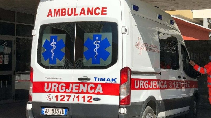 tirane/-makina-perplas-skuterin-elektrik-me-dy-te-mitur,-13-dhe-6-vjec,-ne-pranga-drejtuesi-i-automjetit tirane/-makina-perplas-skuterin-elektrik-me-dy-te-mitur,-13-dhe-6-vjec,-ne-pranga-drejtuesi-i-automjetit