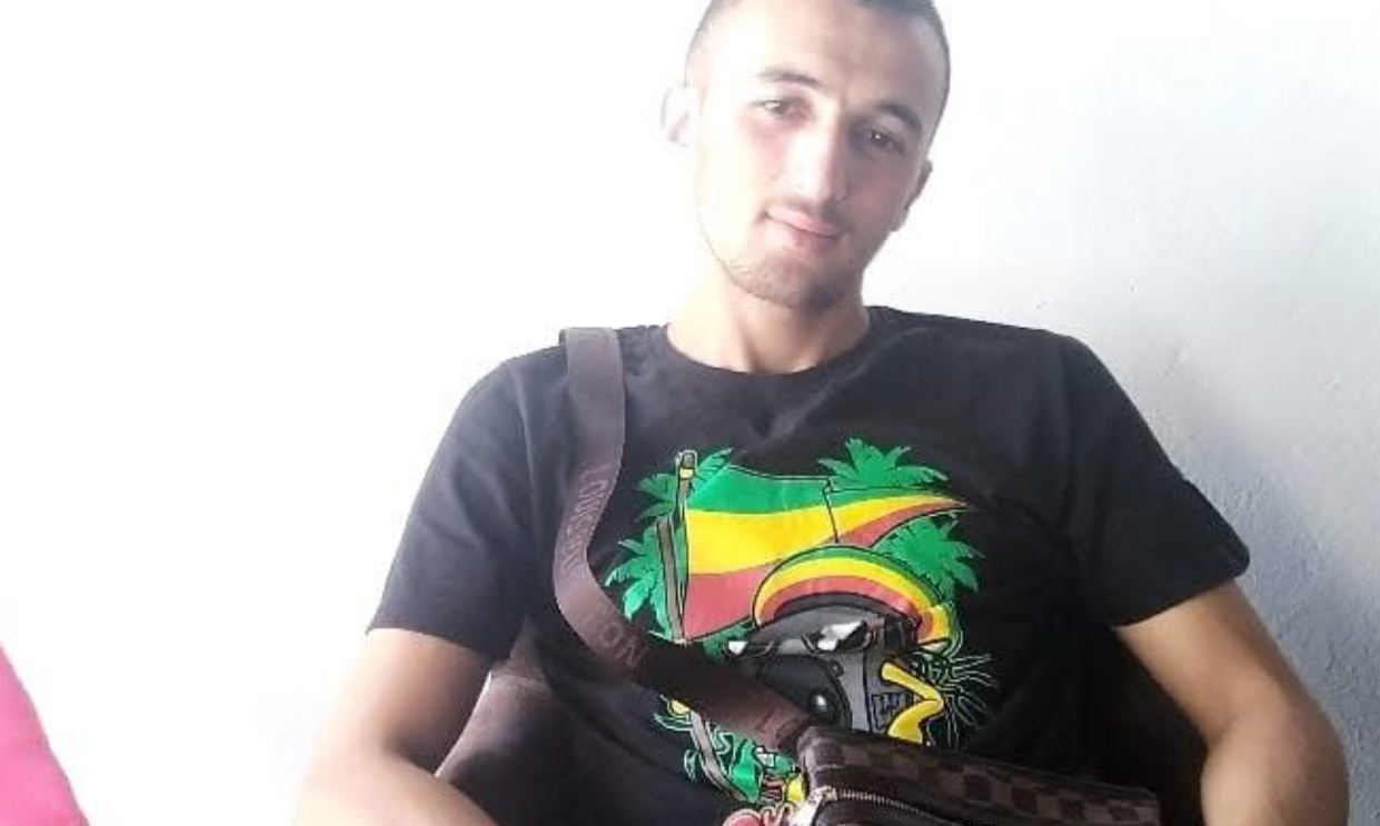 “eshte-dikush-aty”-dy-viktima-dhe-2-te-plagosur-ne-shkoder,-pamjet-e-momentit-te-arrestimit-te-autorit-te-dyshuar-mes-shkurreve!-rrethohet-nga-policia-dhe… “eshte-dikush-aty”-dy-viktima-dhe-2-te-plagosur-ne-shkoder,-pamjet-e-momentit-te-arrestimit-te-autorit-te-dyshuar-mes-shkurreve!-rrethohet-nga-policia-dhe…