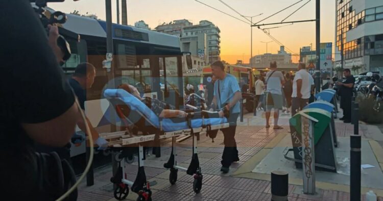 tragjedia-perseritet/-tramvaji-perplaset-me-autobusin,-raportohen-rreth-30-te-plagosur-ne-greqi-(video) tragjedia-perseritet/-tramvaji-perplaset-me-autobusin,-raportohen-rreth-30-te-plagosur-ne-greqi-(video)