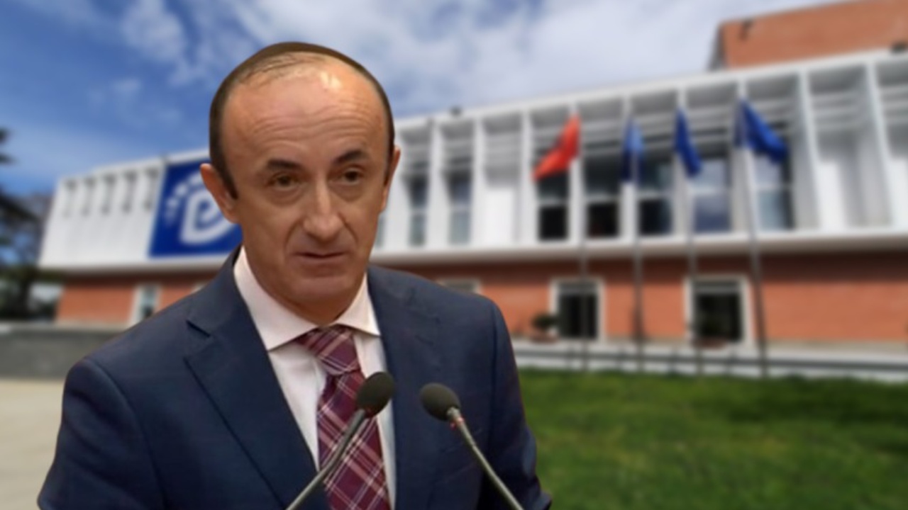 “pd-si-biznes”/-u-perjashtua-nga-mbledhja-e-kryesise,-dashnor-sula-“shperthen”:-e-ardhmja-eshte-e-erret “pd-si-biznes”/-u-perjashtua-nga-mbledhja-e-kryesise,-dashnor-sula-“shperthen”:-e-ardhmja-eshte-e-erret