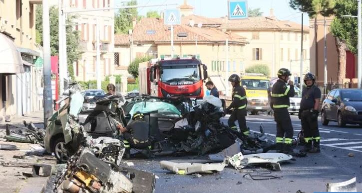 po-arratiseshin-me-shpejtesi-‘sketerre’-pasi-vodhen-audi-n,-18-vjecari-shqiptar-vdes-ne-aksident-gjate-ndjekjes-policore,-plagoset-rende-shoku po-arratiseshin-me-shpejtesi-‘sketerre’-pasi-vodhen-audi-n,-18-vjecari-shqiptar-vdes-ne-aksident-gjate-ndjekjes-policore,-plagoset-rende-shoku