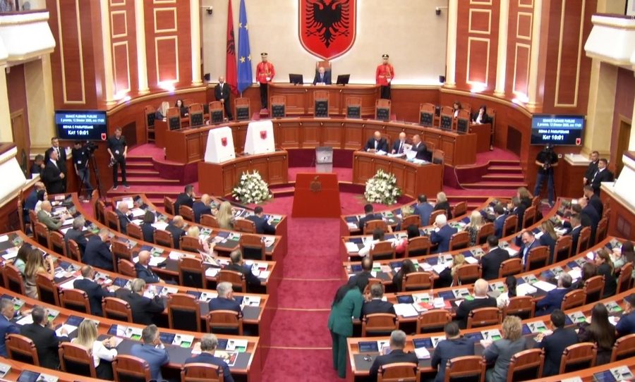 mbahen-sot-dy-seanca-plenare-ne-kuvend,-votohet-byroja-dhe-kryesite-e-komisioneve-parlamentare,-ja-oraret mbahen-sot-dy-seanca-plenare-ne-kuvend,-votohet-byroja-dhe-kryesite-e-komisioneve-parlamentare,-ja-oraret