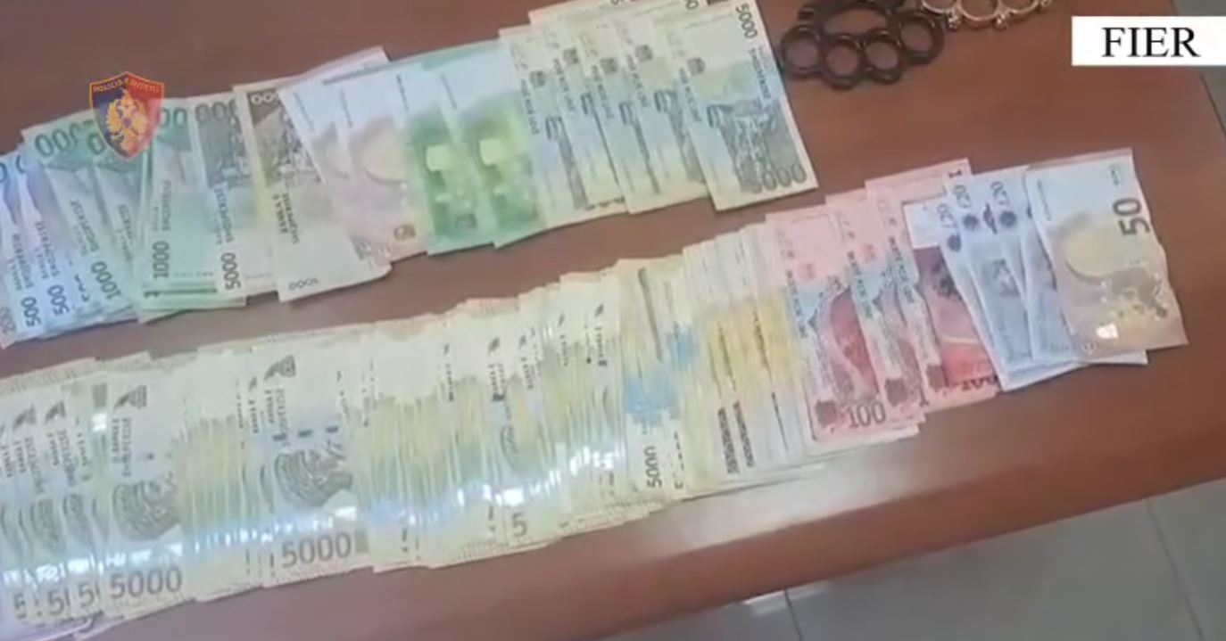 zbulohet-nje-lokal-ku-ushtrohej-pr*stitucion,-arrestohen-2-punonjeset-e-s*ksit-nga-uganda-dhe-3-organizatoret zbulohet-nje-lokal-ku-ushtrohej-pr*stitucion,-arrestohen-2-punonjeset-e-s*ksit-nga-uganda-dhe-3-organizatoret