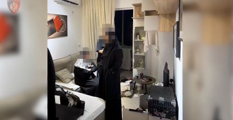 pr**titucion-ne-durres,-arrestohen-3-kineze,-procedohen-penalisht-5-klientet-shqiptare!-cfare-u-gjet-ne-apartamentin-e-tyre pr**titucion-ne-durres,-arrestohen-3-kineze,-procedohen-penalisht-5-klientet-shqiptare!-cfare-u-gjet-ne-apartamentin-e-tyre